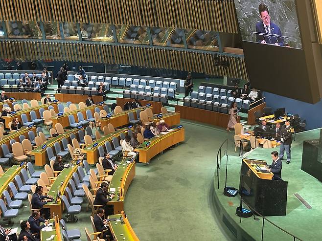 김혜경 여사는 23일 미국 뉴욕 유엔 본부 총회장에 오지 않았다. 2023년의 경우 김건희 당시 여사가 특별석(각국 좌석 위)에 앉아 있었다./윤주헌 특파원