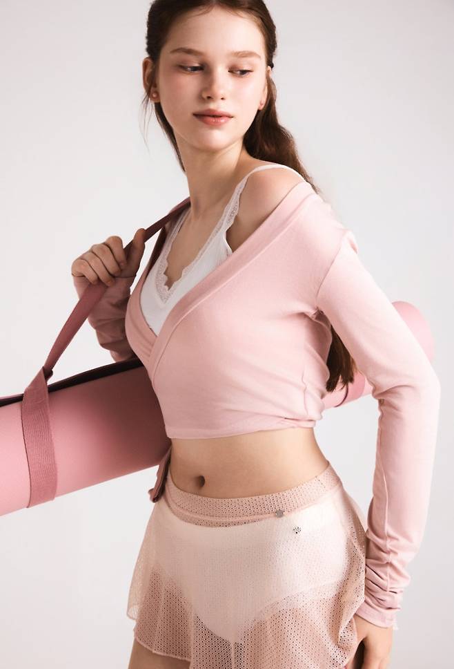 이랜드의 란제리 브랜드 ‘에블린’의 핑크톤 서포트 언더웨어. 이랜드 제공