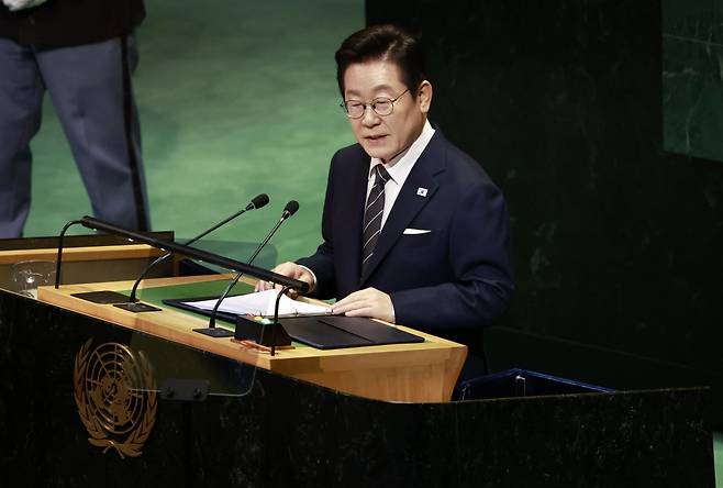 이재명 대통령이 23일(현지 시간) 미국 뉴욕 유엔 본부에서 열린 제80차 유엔 총회에서 기조연설을 하고 있다. 2025.09.24. 뉴욕=뉴시스
