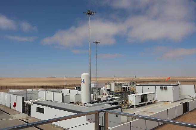 벨기에 해운사인 시엠비테크와 나미비아 민간 그룹이 합작해 만든 ‘클리너지 나미비아’가 나미비아 에롱고 지역에 세운 그린 수소 및 암모니아 생산시설 모습. 장예지 기자 penj@hani.co.kr