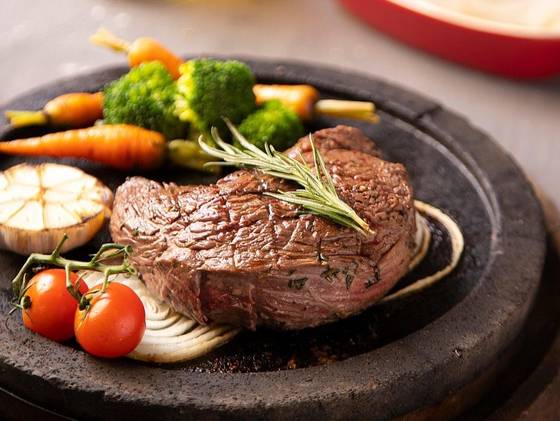 요리, 그중에서도 맛있는 스테이크를 완성하기 위해선 과학적인 원리를 알면 편리하다. 사진 픽사베이