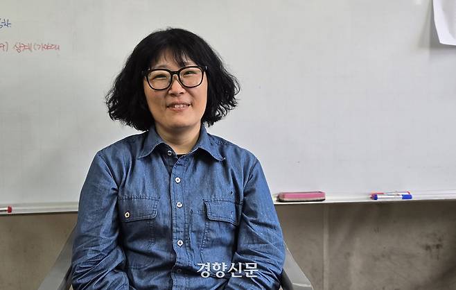 김세협 용접사가 지난 8일 창원 디텍에서 경향신문과 인터뷰 하고 있다. 김서영 기자