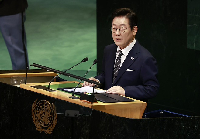 이재명 대통령이 23일(현지시간) 미국 뉴욕 유엔본부 총회장에서 기조연설을 하고 있다. 연합뉴스