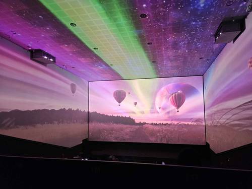 CGV 용산아이파크몰점에 도입된 특별 상영관 ‘4면 SCREEN X’ 전경. [매경DB]