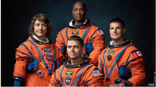 아르테미스2승무원. 왼쪽부터 임무 전문가 크리스티나 코크, 조종사 빅터 글로버, 지휘관 리드 위즈먼, 그리고 캐나다우주청 비행사 제레미 한센/사진=미국 항공우주국(NASA) 홈페이지