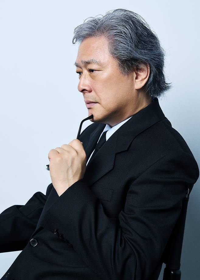 200개국 이상 선판매, 사전예매량 40만 돌파. ‘어쩔수가없다’가 개봉 전부터 손익분기점을 넘어서며 대한민국 극장가에 오랜만에 순풍을 일으키고 있다.&nbsp; 사진제공 | CJ ENM