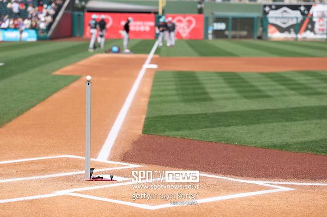 ▲ 경기에 앞서 ABS 장비를 조정하고 있다.