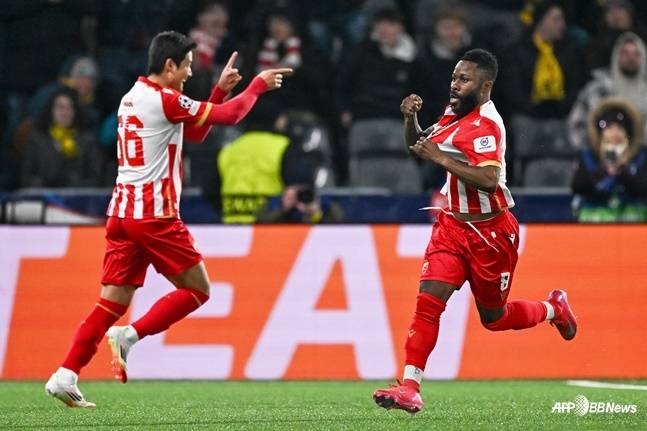 설영우(왼쪽). /AFPBBNews=뉴스1