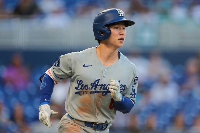 LA 다저스 김혜성이 부상 복귀 이후 부진을 겪고 있는 가운데, 다저스 브랜든 곰스 단장이 미국 현지 매체와의 인터뷰를 통해 김혜성의 운동 능력, 인성, 태도를 높이 평가했다. Imagn Images 연합뉴스