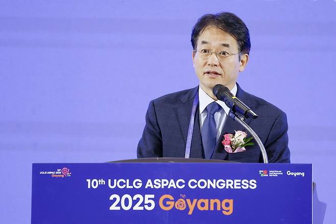25일 UCLG ASPAC 고양 총회 개회식에서 환영사 중인 이동환 고양특례시장. 사진=고양시청