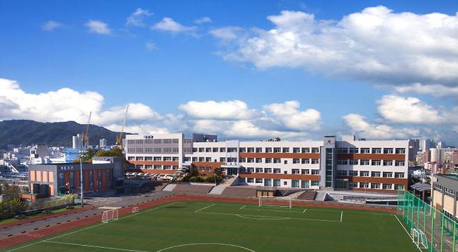 계룡디지텍고 전경