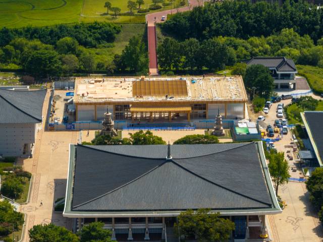 지난 12일 국립경주박물관 중정 내 완공을 앞둔 건축물 모습. APEC 만찬장 장소 변경으로 이 신축 건축물은 APEC CEO 서밋과 연계해 기업인들이 참여하는 경제 행사장으로 이용될 예정이다. 우태욱 기자 woo@imaeil.com