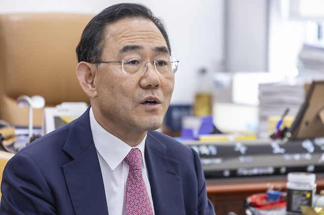 주호영 국회 부의장이 25일 서울 여의도 국회에서 최근 정치 현안에 대한 본인의 입장을 밝히고 있다. /연합뉴스