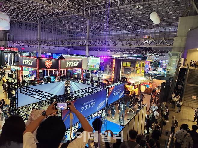 일 일본 마쿠하리 멧세에서 열린 도쿄 게임쇼 현장에 관람객들로 붐비고 있다. (사진=안유리 기자)