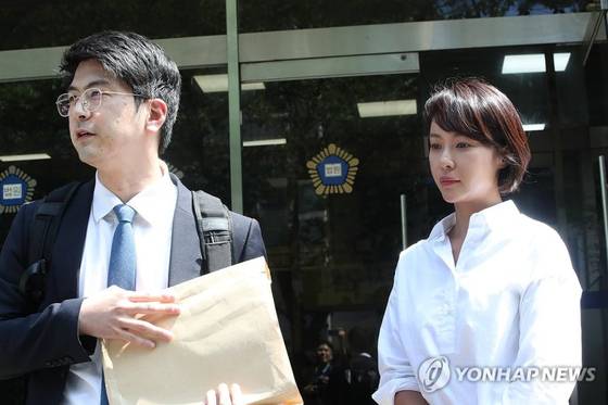 특정경제범죄 가중 처벌 등에 관한 법률 위반 혐의로 기소된 배우 황정음이 21일 결심 공판에서 징역 3년을 구형받았다. 〈사진출처=연합뉴스〉