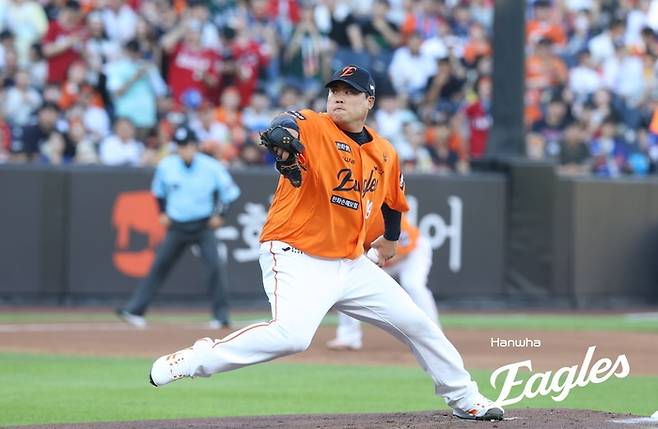 한화 류현진이 26일 대전 한화생명 볼파크에서 열린 2025 KBO리그 정규시즌 SSG전에 선발 등판해 역투하고 있다. 사진 | 한화 이글스