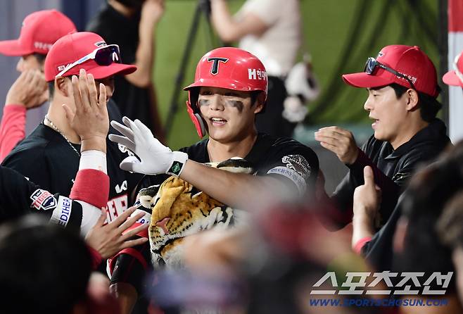 31일 수원 케이티위즈파크에서 열린 KT와 KIA의 경기. 4회 솔로홈런을 날린 KIA 오선우. 수원=송정헌 기자songs@sportschosun.com/2025.08.31/