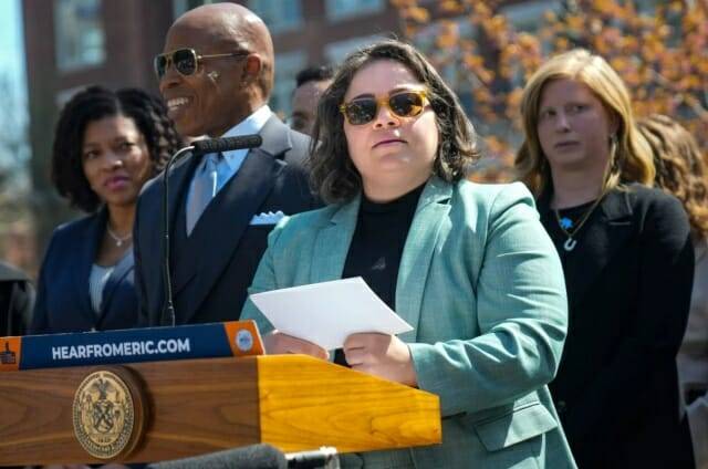 2023년 4월 쥐 방역 책임관으로 임명된 캐슬린 코라디 (사진=마이클 애플턴 / 뉴욕 시장실 사진부)