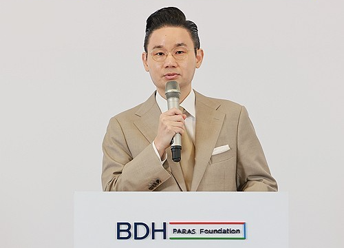 배동현 BDH재단 이사장이 서울 중구 명동 알로프트호텔에서 국제패럴림픽위원회(IPC) 위원장 선거에 출마한다고 발표하고 있다. [연합뉴스]