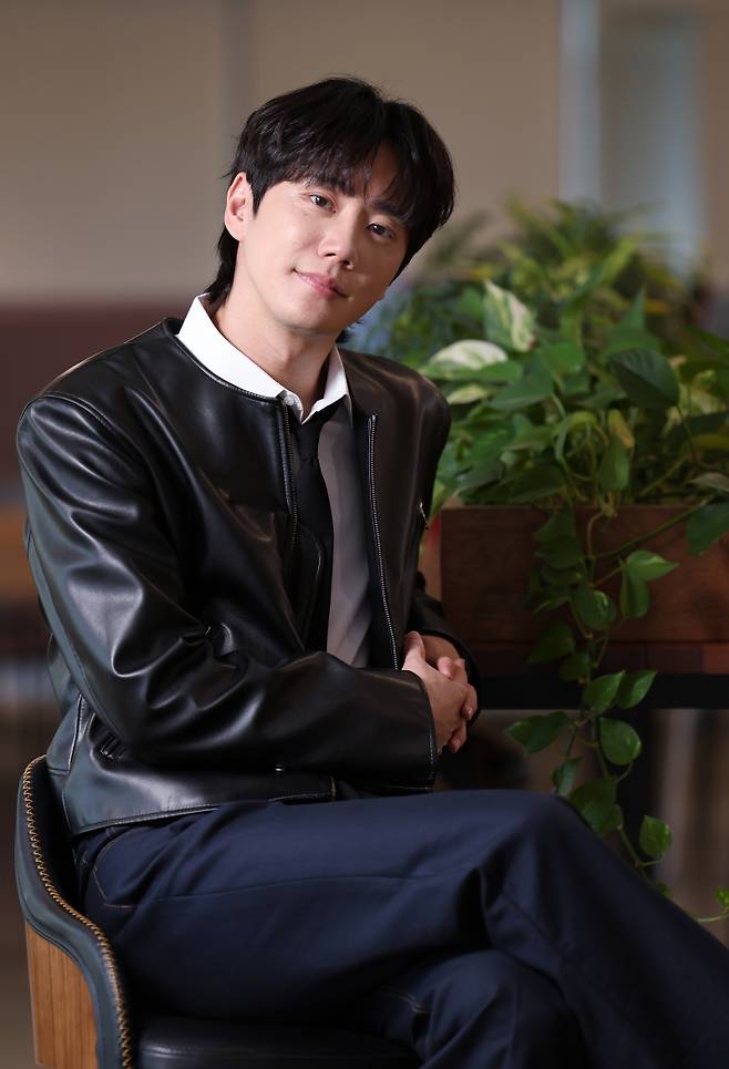 배우 이준영이 18일 오후 서울 중구 KG타워에서 진행된 일간스포츠와의 인터뷰에 앞서 포즈를 취하고 있다. 김민규 기자 mgkim1@