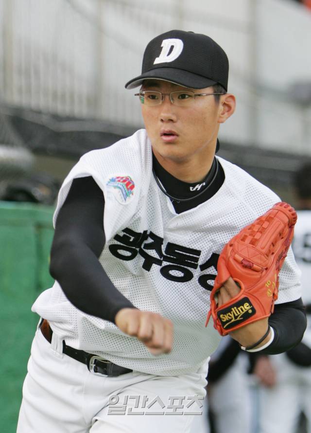2005년 5월 KIA 타이거즈와 입단 계약한 한기주. IS 포토