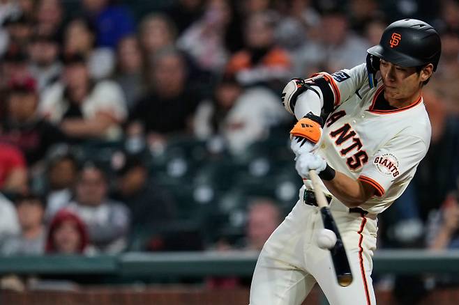 <yonhap photo-3324=""> San Francisco Giants' Jung Hoo Lee hits a double during the second inning of a baseball game against the St. Louis Cardinals, Wednesday, Sept. 24, 2025, in San Francisco. (AP Photo/Godofredo A. V?squez)/2025-09-25 11:38:50/ <저작권자 ⓒ 1980-2025 ㈜연합뉴스. 무단 전재 재배포 금지, AI 학습 및 활용 금지></yonhap>