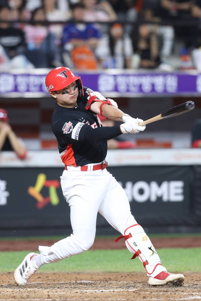 손가락 부상에서 회복한 뒤 부쩍 삼진이 늘어난 윤도현. 이범호 감독의 주문은 '과감한 스윙'이다. KIA 제공