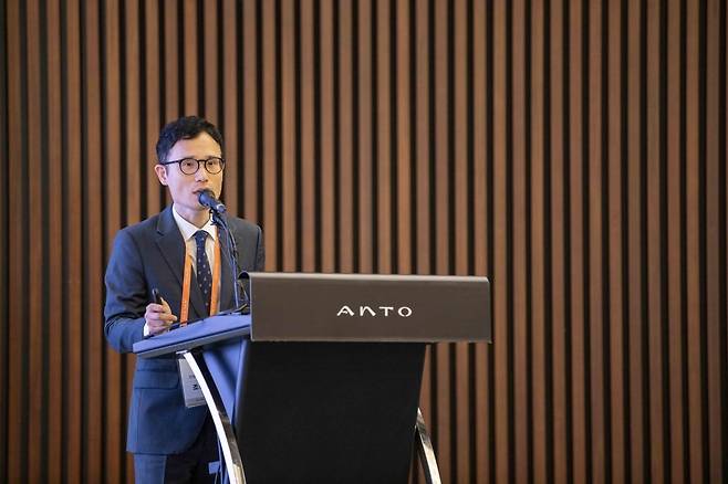 안토를 설명하는 조성일 안토 대표