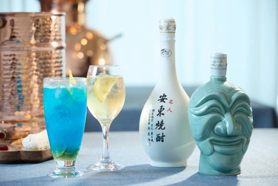 Myeongin Andong Soju and cocktails made with the soju [KORAIL TOURISM DEVELOPMENT][KORAIL TOURISM DEVELOPMENT]