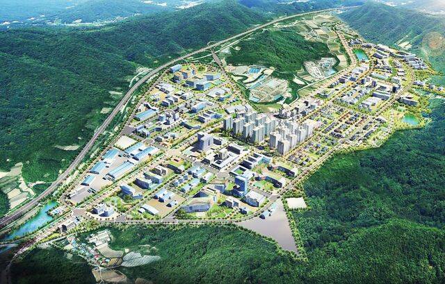 강원도 원주시 부론일반산업단지가 올해 하반기 완성된다. 부론 산단은 부론IC 개설과 더불어 우량 기업 유치, 수도권 반도체 메가 클러스터 원주 연결에도 기폭제가 될 것으로 기대된다. 원주시 제공