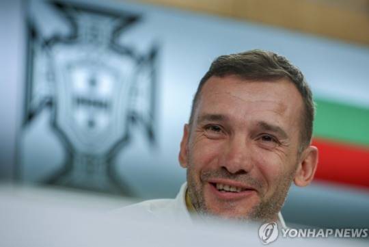 우크라이나 대표팀 감독 시절의 안드리 셰우첸코. 사진[EPA=연합뉴스 자료사진]
