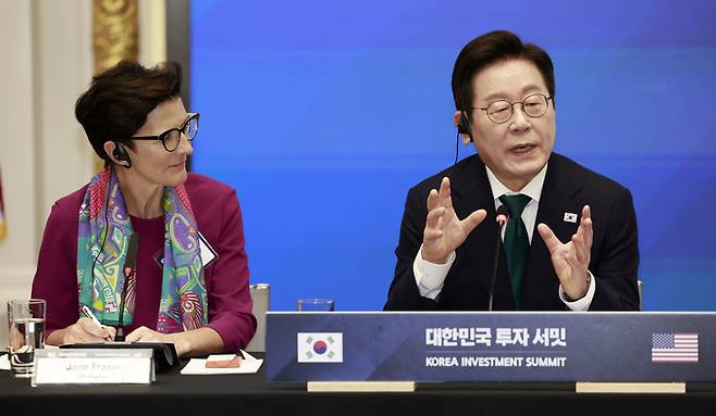 이재명 대통령이 25일(현지시간) 미국 뉴욕 증권거래소에서 열린 한국경제설명회 투자서밋에서 발언하고 있다. [사진 = 연합뉴스]