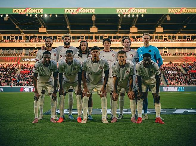 [서울=뉴시스]유로파리그 첫 경기에 나선 조규성과 이한범. (사진=미트윌란 구단 소셜미디어 캡처) 2025.09.25. photo@newsis.com *재판매 및 DB 금지