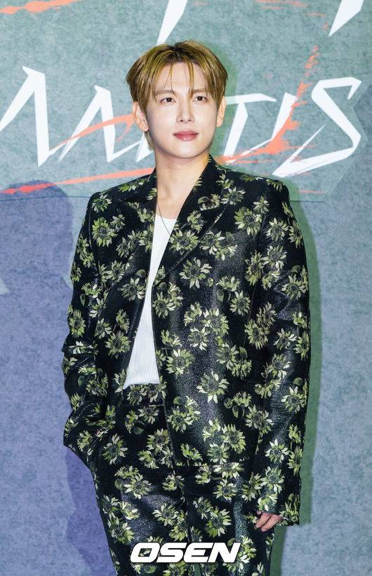 [OSEN=박준형 기자] 25일 오후 서울 롯데시네마 건대입구에서 넷플릭스 영화 ‘사마귀’ 제작보고회가 진행됐다.모든 룰이 무너진 살인청부업계에 긴 휴가 후 컴백한 A급 킬러 ‘사마귀’와 그의 훈련생 동기이자 라이벌 ‘재이’ 그리고 은퇴한 레전드 킬러 ‘독고’가 1인자 자리를 놓고 벌이는 대결을 그린 액션으로 배우 임시완과 박규영, 조우진이 출연한다.배우 임시완이 포즈를 취하고 있다.    2025.09.25 / soul1014@osen.co.kr