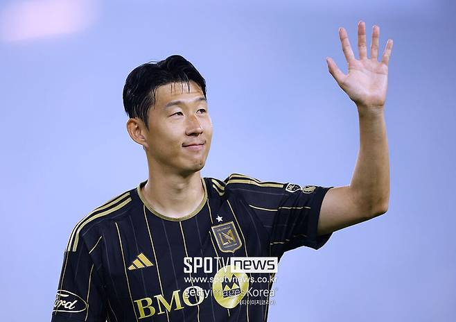 ▲ 손흥민의 발끝이 또다시 MLS를 흔들 채비를 마쳤다. 지난 경기에서 해트트릭을 폭발시키며 레알 솔트레이크를 무너뜨린 그가 이번엔&nbsp;홈 팬들 앞에서 같은 상대를 다시 만난다. 목표는 단 둘, 첫 홈 득점과 3경기 연속골이다.