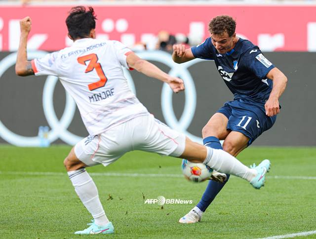 김민재(왼쪽). /AFPBBNews=뉴스1