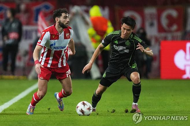 볼 경합 중인 셀틱의 양현준 [AP=연합뉴스]