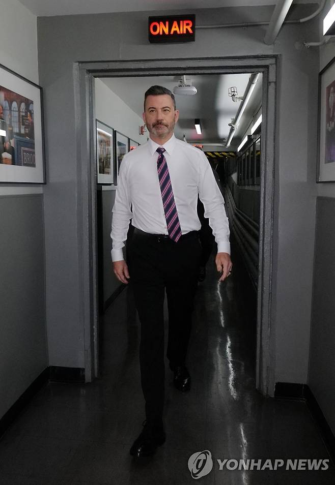 지난 23일 방송 복귀한 지미 키멀  [ABC/ DISNEY / RANDY HOLMES/ AFP=연합뉴스. 재판매 및 DB 금지]