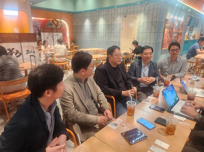 기자간담회 하는 '경기 AI 리더스' [경기도 제공. 재판매 및 DB 금지]