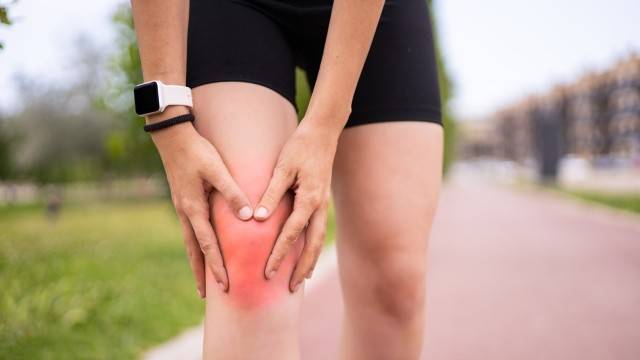 야외 스포츠 활동이 유행하면서 젊은 층의 '반월판 연골 손상' 발병률도 높아졌다｜출처:&nbsp;클립아트코리아