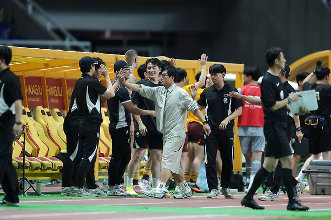 광주월드컵경기장/ K리그1/ 광주FC vs 대전하나시티즌/ 광주 이정효 감독, 단체/ 경기 종료/ 승리 기쁨/ 사진 정재훈