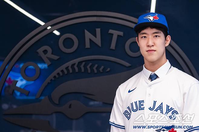 장충고 문서준이 토론토블루제이스와 계약금 150만 달러에 계약하고 메이저리그에 진출했다. 사진제공=리코 스포츠에이전시
