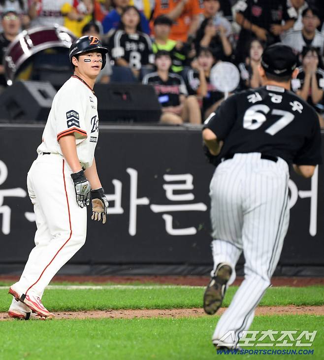 26일 대전 한화생명볼파크에서 열린 한화 이글스와 LG 트윈스의 경기. 7회말 1사 2,3루 한화 하주석 번트 때 런다운에 걸렸던 3루 주자 노시환이 득점에 성공하고 있다. 대전=박재만 기자 pjm@sportschosun.com/2025.09.26/