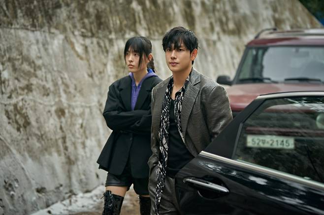 넷플릭스(Netflix) 영화 ‘사마귀’가 바로 오늘 공개를 앞두고 놓쳐서는 안 될 관전 포인트 TOP 3를 공개했다.