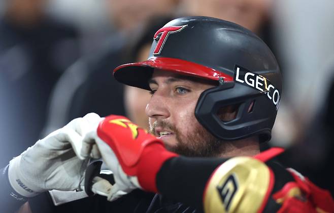 <yonhap photo-3865="">LG 트윈스 외국인 타자 오스틴 딘. <저작권자 ⓒ 1980-2025 ㈜연합뉴스. 무단 전재 재배포 금지, AI 학습 및 활용 금지></yonhap>