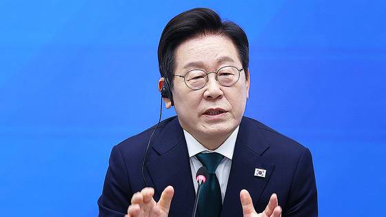 이재명 대통령이 25일(현지시간) 미국 뉴욕 증권거래소에서 열린 한국경제설명회 투자서밋에서 발언하고 있다. 연합뉴스