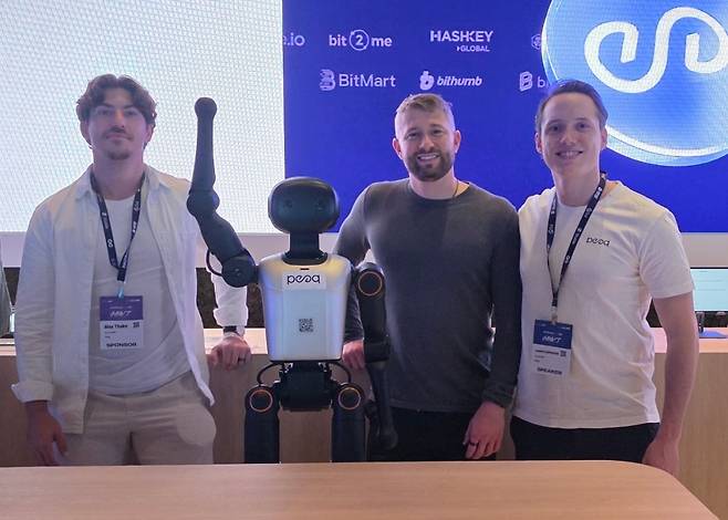 (왼쪽부터) 맥스 테이크 피크 공동창립자, 틸 웬들러 피크 공동창립자 겸 최고경영자(CEO), 레너드 도를뢰히터 피크 공동창립자 /사진=진욱 블루밍비트 기자