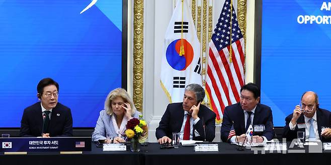 [뉴욕=뉴시스] 최동준 기자 = 이재명 대통령이 25일(현지 시간) 미국 뉴욕 증권거래소에서 열린 대한민국 투자 써밋에서 발언하고 있다. 2025.09.25. photocdj@newsis.com