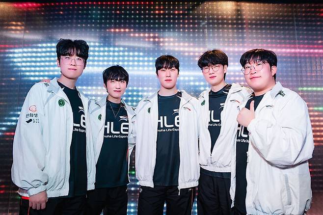 [서울=뉴시스] '리그 오브 레전드(LoL)' e스포츠 한국 프로 리그 'LoL 챔피언스 코리아(LCK)' 한화생명e스포츠 선수단 (사진=라이엇 게임즈 제공) *재판매 및 DB 금지