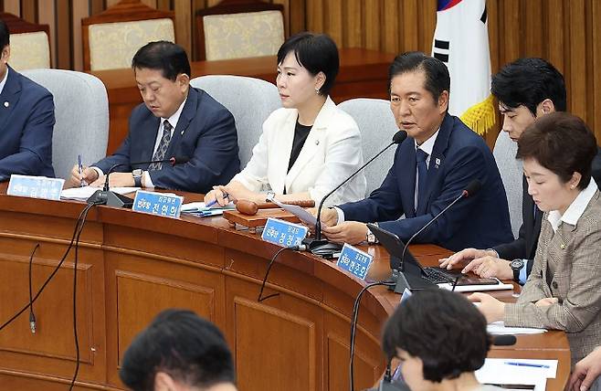 더불어민주당 정청래 대표가 26일 서울 여의도 국회에서 열린 확대간부회의에서 발언하고 있다. 연합뉴스